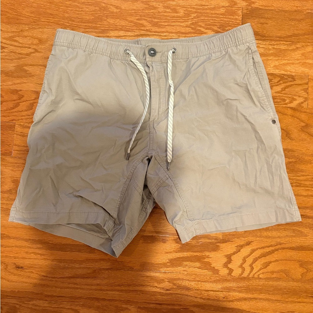 Vuori Men's Swim Trunks in Light Gray